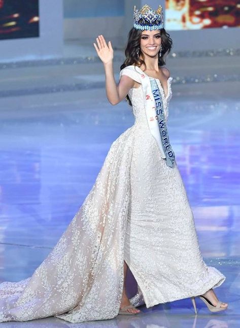 Miss World Vanessa Ponce Height Weight Bra Size Miss World Aesthetic, Pageant Girls, Quinceñera Dresses, Paper Dress, Beauty Event, Pageant Gowns, Miss World, Beauty Pageant, Glam Dresses