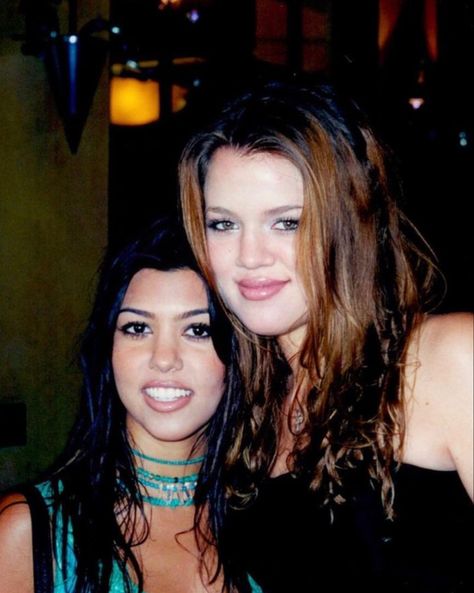 The Kardashians 2000s, Khloe Kardashian Old Pictures, Young Khloe Kardashian, Klo Money, Khloe Kardashian 90s, Rob Kardashian 2000s, Khloe Kardashian 2000s, Kardashians 2000s, Kourtney Kardashian 2000s