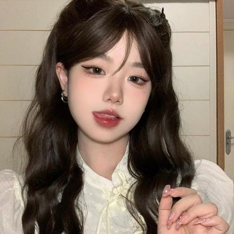 First Love Makeup, Ulzzang Makeup, Jeon Jungkook Photoshoot, Model Face, Love Makeup, Cute Woman, Pretty Face, Aesthetic Girl, Fashion Makeup