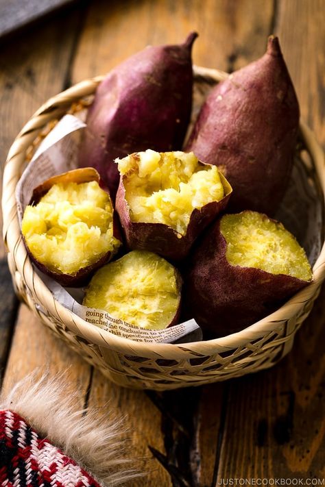 Baked Japanese Sweet Potatoes (Yaki Imo) 焼き芋 • Just One Cookbook Japanese Yams Recipe, Japanese Sweet Potato Recipe, Yaki Imo, Japanese Yam, Japanese Sweet Potatoes, Sweet Potato Wrap, Sweet Potato Thanksgiving, Just One Cookbook, Yams Recipe