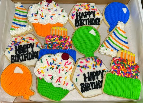 Icing Cookies With Buttercream, Decorated Birthday Cookies For Him, Birthday Buttercream Cookies, Buttercream Cookies Decorated Birthday, Buttercream Birthday Cookies, Birthday Cupcake Cookies Decorated, Birthday Cake Cookies Decorated, Buttercream Decorated Cookies, Buttercream Cookies Decorated