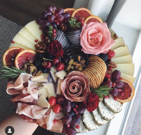 Queen Of Hearts Charcuterie Board, Char Uterine Board, Teacher Appreciation Charcuterie Board, Happy Birthday Charcuterie Board, Mother’s Day Charcuterie Board, Beautiful Charcuterie Boards, Mothers Day Charcuterie Board, Charcuterie Board Inspiration, Graze Board