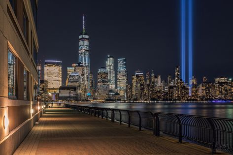 Skyline view from New Jersey, USA - Photography by fototante.de City Skyline Wallpaper, Pictures Of New York City At Night, Sarah Core, New York From Above, New York Skyline Night, Usa Photography, New York City Horizontal, City Lights At Night, New York From Above Night