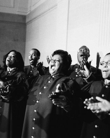 Gospel Choir, Church Choir, Black Church, Vintage Black Glamour, Brides And Grooms, Martha Stewart Weddings, Music Activities, African Diaspora, Praise And Worship