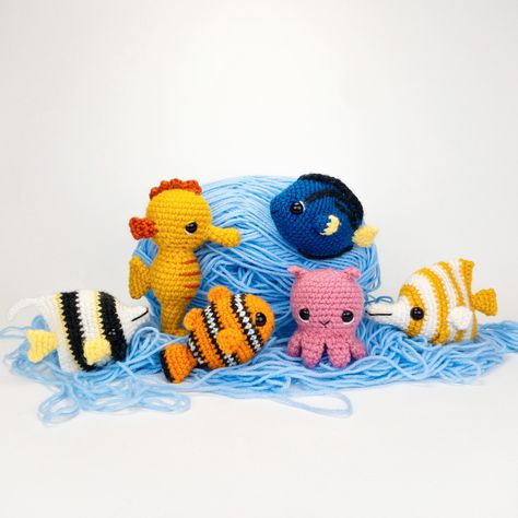 My Nemo-inspired sea friends set! 💙 When you don’t have water to play in, blue yarn will have to suffice. 👌 You can find each of these sea friends patterns in my shop, or all of them together in the Mega Ray & Sea friends Pattern Pack. 🌊 Nemo Crochet Pattern Free, Nemo Crochet Pattern, Finding Nemo Crochet, Finding Nemo Fish, Fox Birthday, Friends Set, Finding Nemo, Crochet Stuff, Crochet Animals