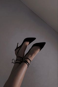 Aesthetic Black High Heels, High Heels Aesthetic Black, Sleek Black Heels, Cute Black Heels Classy, Black Heels Aesthetic Classy, Aesthetic Heels Pictures, Black High Heels Classy, Heals Aesthetics, Black Aesthetic Heels