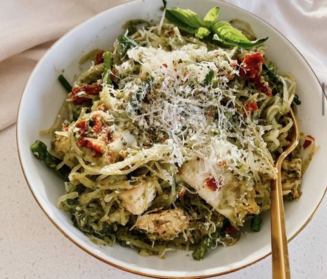 CHICKEN PESTO SPAGHETTI SQUASH BAKE | Luvey Meal Prepping Chicken, Chicken Pesto Spaghetti, Carissa Stanton, Brocc Your Body, Spaghetti Squash Bake, Pesto Spaghetti Squash, Squash Bake, Pesto Spaghetti, Caprese Pasta Salad