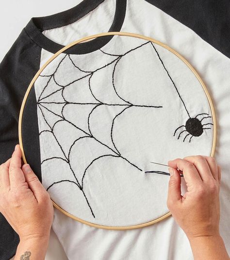 Spider Embroidered Tee Spider Web Tshirt Diy, Spider Shirt Diy, Spiderweb Embroidery Designs, How To Embroider A Spider, Spider Embroidery Pattern, Embroidered Spider, How To Make Spiders, Spider Shirt, Bernat Yarn