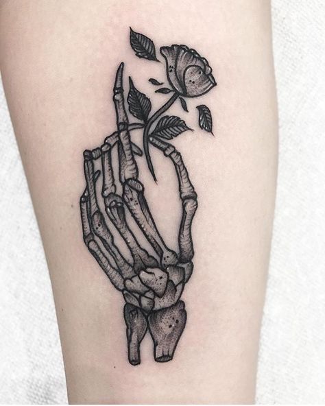 Wrist Tattoos Quotes, Hand Tattoo Ideas, Meaningful Wrist Tattoos, Hipster Tattoo, Skeleton Tattoos, Skeleton Hand Tattoo, Cute Tattoos For Women, Dream Tattoos, Skeleton Hand