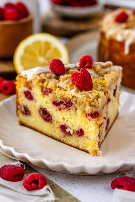 Lemon Raspberry Coffee Cake with a Lemon Streusel and Lemon glaze on top. Lemon Raspberry Coffee Cake, Raspberry Coffee Cake, Pies And Tacos, Raspberry Recipes Dessert, Brigadeiro Cake, Raspberry Coffee Cakes, Raspberry Coffee, Fudge Ice Cream, Fruit Cakes