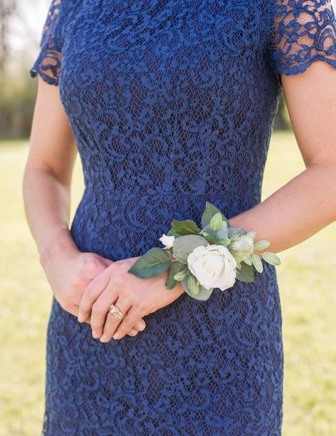 Corsages (but smaller!) Magenta Wedding, Bouquet Photography, Country Garden Weddings, Corsage Wedding, Rose Bud, Wrist Corsage, Eucalyptus Leaves, Wedding Guide, Flower Bouquet Wedding