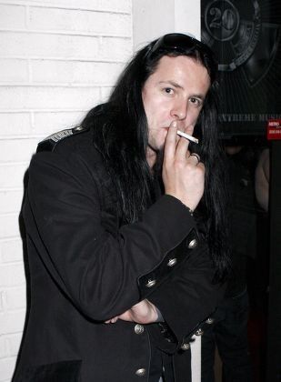 Shagrath Dimmu Borgir 90s, Dimmu Borgir, Viking Metal, Band Photos, Black Metal, Quick Saves, Black