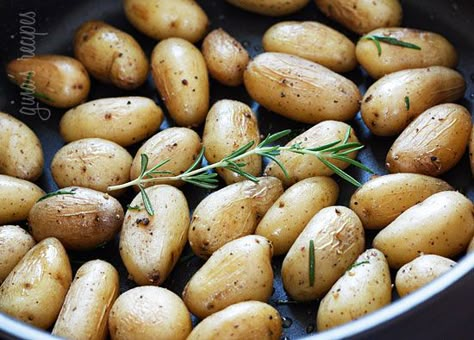 teeny tiny potatoes with rosemary Tiny Potatoes, Tiny Potato, Rosemary Recipes, Roasted Baby Potatoes, Rosemary Potatoes, Mini Potatoes, Grilled Roast, Fingerling Potatoes, Skinnytaste Recipes