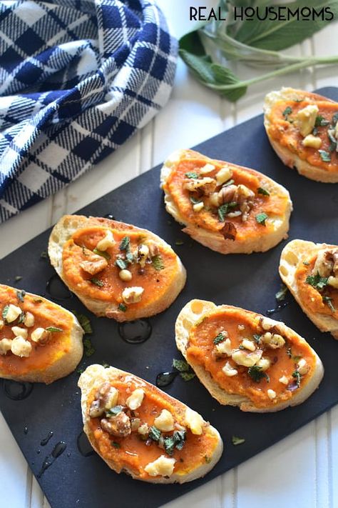 Pumpkin Bruschetta, Pumpkin Appetizers, Christmas Menu, Snack Treat, Best Pumpkin, Holiday Appetizers, Halloween Treats, Ricotta, Pumpkin Carving