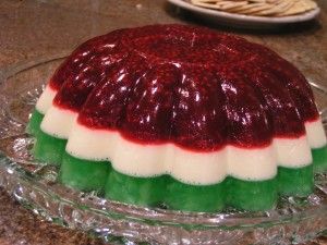 Christmas Jello Christmas Jello Mold, Mold Recipes, Dessert Salad Recipes, Christmas Jello, Jello Mold Recipes, Congealed Salad, Layered Jello, Christmas Salads, Jello Desserts