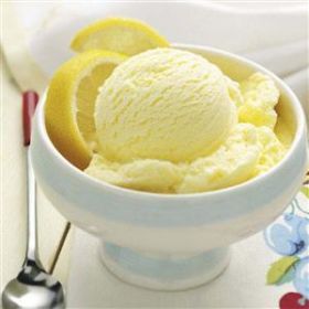 Lemon Gelato Lemon Curd Dessert, Lemon Gelato, Gelato Recipe, Gelato Ice Cream, Italian Recipes Easy, Dessert Aux Fruits, Lemon Cream, Lemon Desserts, Lemon Recipes