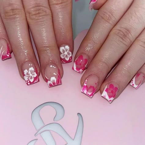 Pretty Nails With Flowers, Flowers On Natural Nails, Y2k Nails Acrylic Hello Kitty Short, Red Nails Short Square Design, Short Square Press On Nails, Barbie And Ken Nails, Nails 12 Yrs Old, Cute Short Nails Square, Simple Short French Tip Nails