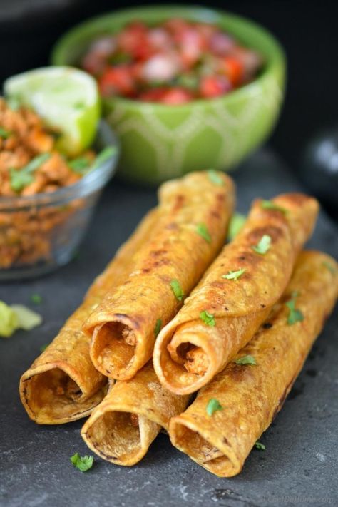 Cripsy Taquitos stuffed with Chipotle Sofritas for your next Mexican Dinner Crispy Taquitos, Tofu Sofritas, Vegan Mexican Food, Chipotle Sofritas, Chipotle Tofu, Vegan Chipotle, Veggie Main Dishes, Homemade Tofu, Taquitos Recipe