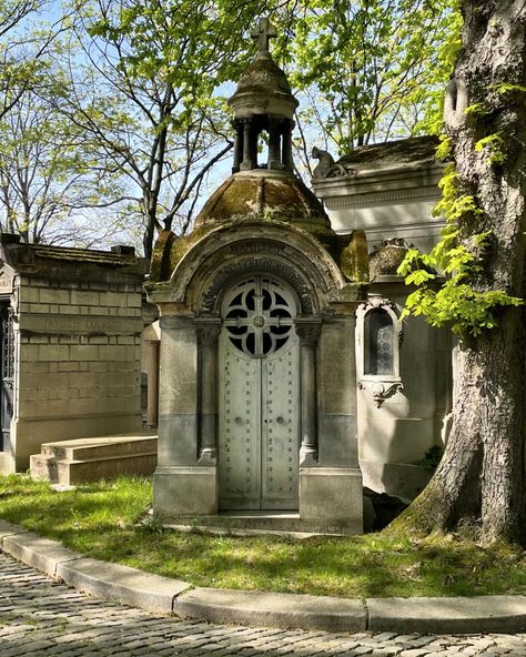 A magical place in Paris…. If you’re planning a trip to Paris you should definitely have Père Lachaise on your list of places to visit. It is truly magical. Père Lachaise Cemetery is located in the 20th arrondissement, it is the largest cemetery in Paris, 110 acres to be exact. It’s also really, really old, it first came to be in 1804. Walking the grounds makes you feel like you’re in a museum that’s actually a park, where art forms are telling stories of times gone by. It’s so easy to let... Père Lachaise Cemetery, Pere Lachaise Cemetery, Trip To Paris, Planning A Trip, Telling Stories, Magical Places, Cemetery, Art Forms, Like You