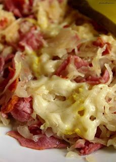 Jo and Sue: Keto Reuben Skillet Keto Reuben, Sauerkraut Recipes, Easy Homemade Recipes, Low Carb Diet Recipes, Bariatric Recipes, Easy Cooking Recipes, Keto Dinner, Easy Dishes, Cooking Inspiration