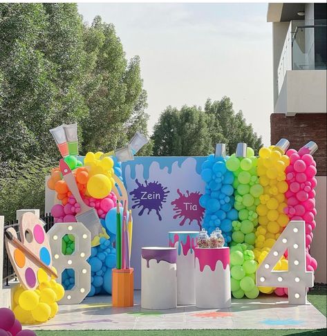 Crayons Theme Birthday Party, Paint Party Balloon Arch, Art Theme Balloon Decor, Paint Party Backdrop Ideas, Crayon Theme Birthday Party, Paint Party Decor, Paint Party Decorations, Art Birthday Party Decorations, Slime Theme