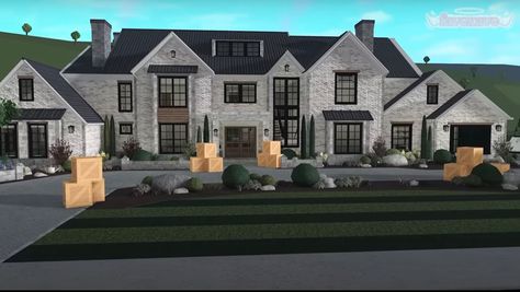 Suburban Bloxburg Mansion, Realist Bloxburg House, Farmhouse Mansion Exterior, Bloxburg House Ideas Farmhouse, Amazing Modern Colonial House Exterior Bloxburg, Suburban Family Home Bloxburg, 400k Bloxburg House, Realistic Bloxburg House Exterior Mansion, Bloxburg Modern Farmhouse