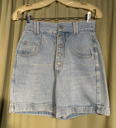 Vintage Mid-rise Bottoms With Built-in Shorts, Vintage Short Denim Blue Bottoms, Vintage High-waisted Medium Wash Jean Shorts, Vintage High-rise Blue Jean Shorts, Tomboy Jeans, Vintage Mid-rise Denim Blue Shorts, 80s Shorts, Vintage Jean Shorts, Jean Vintage