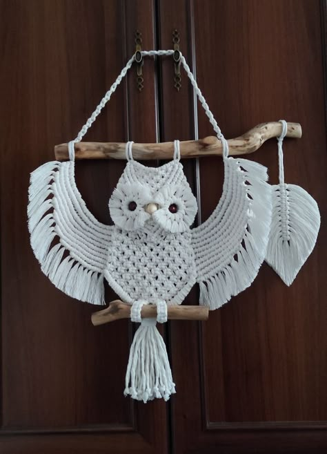 Simpul Makrame, Pola Macrame, Free Macrame Patterns, Macrame Wall Hanging Tutorial, Macrame Plant Hanger Tutorial, Macrame Plant Hanger Patterns, Macrame Knots Tutorial, Macrame Bracelet Patterns, Macrame Owl