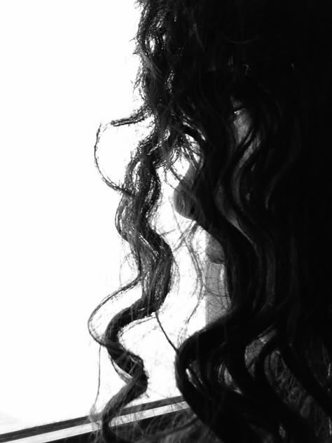 Yennefer Of Vengerberg, Curly Hair Photos, Bellatrix Lestrange, Hair Aesthetic, Killing Eve, Curly Girl, Dragon Age, Character Aesthetic, Long Curly