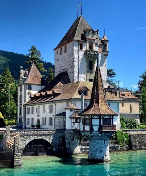 Oberhofen Castle, Architecture Photography Buildings, Castle Exterior, Hohenzollern Castle, Bodiam Castle, Leeds Castle, Model Railway Track Plans, Old Castle, Castle Mansion