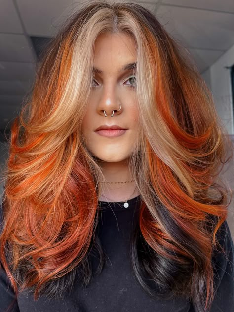 Spooky hair inspo. Halloween hair inspo. Copper colorblock hair. Cowboy copper. Moneypiece hair. Hair inspo. Edgy hair inspo. Blonde Halloween Hair, Natural Color Block Hair, Block Color Hair Placement, Colour Blocking Hair, Moneypiece Hair, Block Dyed Hair, Halloween Hair Dye, Halloween Hair Color Ideas, Halloween Hair Color