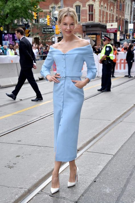 Renee Zellweger Is Back! - Go Fug Yourself Renee Zellweger Style, Rene Zellweger, Celebrity Dresses Red Carpet, Renee Zellweger, Spring Work Outfits, Girls Heels, Outfit Formulas, Red Carpet Looks, Celebrity Dresses