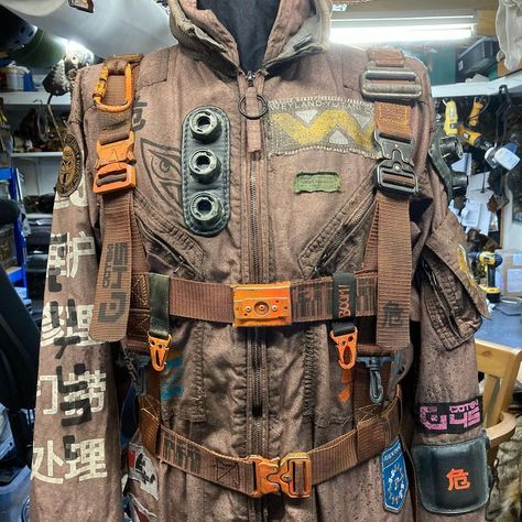 Mark Cordory Creations on Instagram: “Latest commission finished today and ready to ship to the States for Neotropolis in a few weeks time. The client’s concept was of a…” Mark Cordory, Dystopian Cyberpunk, Fallout Wasteland, Post Apocalyptic Clothing, Post Apocalyptic Costume, Apocalyptic Clothing, Corporate Job, Apocalyptic Fashion, Post Apocalypse