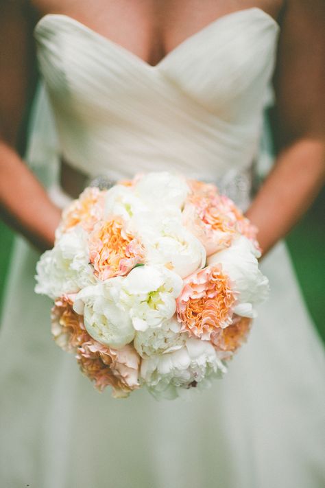 Variety Photography, Orange Ideas, Orange Peonies, Bouquet Colorful, Peach Peony, Carnation Bouquet, Gorgeous Bouquet, Bouquet Photography, Beautiful Bridal Bouquet