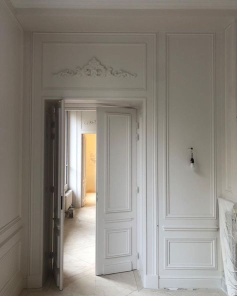 Laura Hammett on Instagram: “A peek inside our Paris project, a traditional Haussmann apartment in the heart of this beautiful city 🤍 Out client isn’t a fan of timber…” Haussmann Apartment, Parquet Versailles, Laura Hammett, Parisian Interior, Wooden Doors Interior, Classic Doors, Parisian Apartment, House Doors, Design Del Prodotto