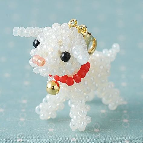 Adorable little beaded lambkin Beaded Animal Tutorial, Bead Animals Tutorial, Seed Bead Jewelry Tutorials, Beaded Animals Tutorial, Seed Bead Crafts, Beads Craft Jewelry, Bead Charms Diy, Beaded Jewelry Tutorials, Beaded Crafts