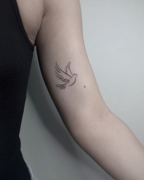 Dove by @marcelina.tattoo 🕊️ To book with Marcy contact her directly or send a message to the studio🙌 ✖️ @marcelina.tattoo ✖️ @hammersmith_tattoo_london #tattoo #fineline #finelinetattoo #finelinelondon #finelinetattoolondon #hammersmith #hammersmithtattoo #linework #lineworktattoo #londontattoo #tattoolondon #london London Tattoo, Line Work Tattoo, Fine Line Tattoos, The Studio, London, Tattoos