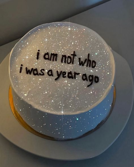 Cake Phrases, 19 Birthday Quotes, Glitter Birthday Cake, 17 Birthday Cake, 13 Birthday Cake, Luxury Cake, Wedding Design Decoration, December Birthday, 19th Birthday