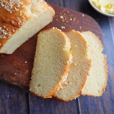 Quick Mayonnaise Bread - just 4 Ingredients-no Yeast Easiest Bread Recipe No Yeast, Mayonnaise Bread, No Yeast, Copycat Drink Recipes, Velveeta Recipes, Ritz Cracker Recipes, Cool Whip Desserts, Veal Recipes, Breakfast Bread Recipes