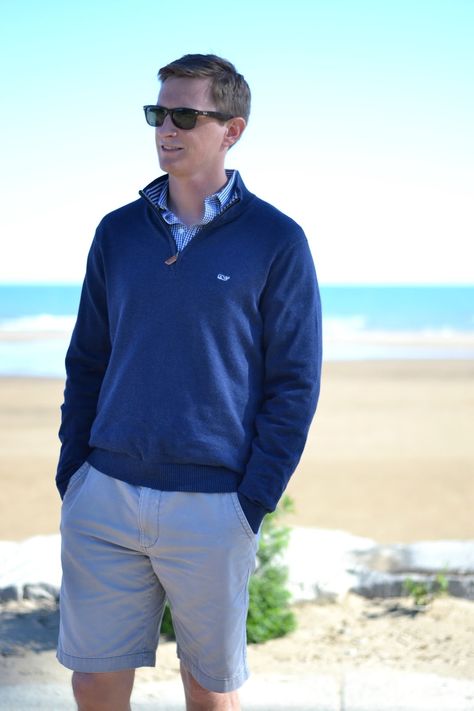 Vineyard Vines quarter-zip men's sweater. Vineyard Vines Outfits, Prep Outfits, Vineyard Outfit, Zipper Outfit, Quarter Zip Men, Preppy Boys, Preppy Mens Fashion, Chicago Fashion, Preppy Men