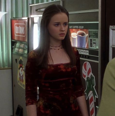 Rory Gilmore Style, Gilmore Girls Fashion, Gilmore Girls Outfits, Team Logan, Gilmore Girl, Lorelai Gilmore, Rory Gilmore, Fashion Tv, Gilmore Girls