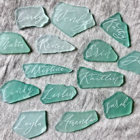 Beach Wedding Table Decorations, Beach Table Decorations, Strand Decor, Sea Glass Wedding, Beach Wedding Tables, Beach Wedding Decorations Reception, Card Table Wedding, Beach Wedding Decorations, Wedding Beach