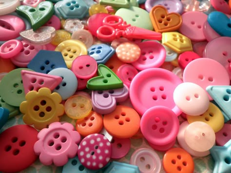 Buttons Aesthetic, Craft Aesthetic, Diy Bracelets How To Make, Candy Buttons, Homemade Bracelets, Make Your Own Card, Card Making Supplies, Super Yummy, Button Crafts