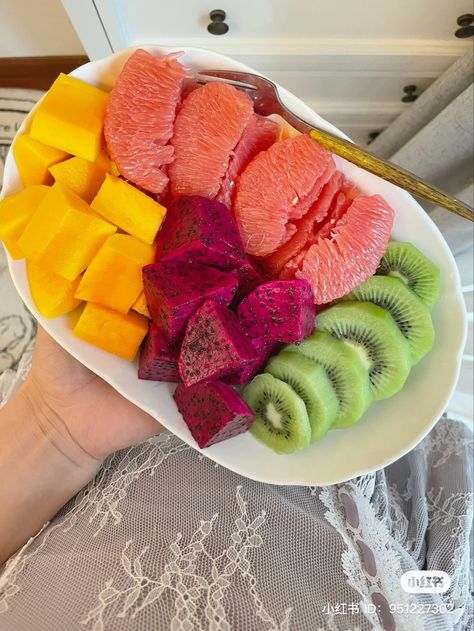 Chopped Fruit, Best Freeze Dried Food, Fruit Aesthetic, Fruit Smoothie Recipes Healthy, Meat Diet, Healthy Food Dishes, Think Food, Lunch Recipes Healthy, Delicious Snacks Recipes