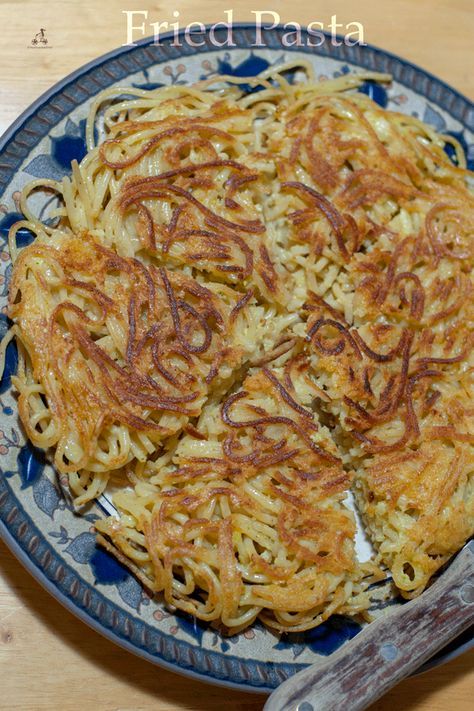 Pasta Frittata, Leftover Noodles, Italian Fries, Fried Spaghetti, Fried Pasta, Leftover Spaghetti, Children Health, Blue Dawn, Recipes Pasta