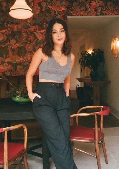 Vanessa Hudgens Outfits, Vanessa Hudgens Style, Look Boho Chic, Professional Wear, Fashion Organization, Vanessa Hudgens, Clothing Styles, Spring Summer Outfits, Relaxed Style