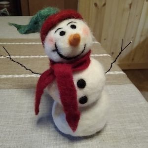 Snowman Needle Felting Kit for Beginners DIY Winter Craft Kit Complete With Wool, Felting Needles, and Cushion Perfect Christmas Gift - Etsy UK Snowman Diy, Snowman Kit, Winter Diy Crafts, Felting Needles, Felt Snowman, Diy Winter, Wool Felting, Kit Christmas, Winter Craft