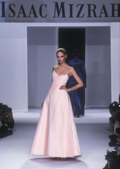 Isaac Mizrahi Runway, Kirsty Hume, Vintage Runway, Isaac Mizrahi, Model Life, Runway Fashion, Ball Gowns, Ready To Wear, Fall Winter