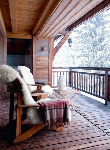 I would love to be sitting here - wrapped in a Hastens throw with my Hastens slippers on!  #Snow #winter #cabin Wooden Terrace, Terrace Decor, Cabin Living, Winter Cabin, Cabins And Cottages, Design Del Prodotto, Cabin Life, Cozy Cabin, Cabin Homes