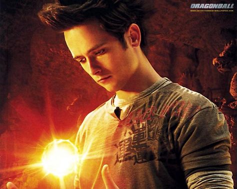 Justin Chatwin as Goku in Dragonball Evolution Justin Chatwin, Dragonball Evolution, Dbz Memes, Dp Photos, New Dragon, Live Action Movie, Mark Hamill, Movie Wallpapers, Upcoming Films